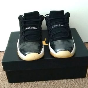 Jordan low Barron's Retro Big Boy Size 6Y = 7 in Women